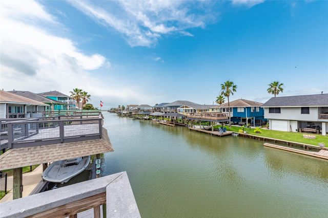 70 Tarpon Street, Bayou Vista, TX 77563