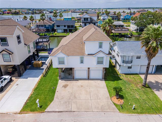 70 Tarpon Street, Bayou Vista, TX 77563