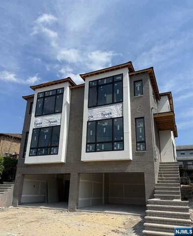 156 Morningside Lane A, Palisades Park, NJ 07650