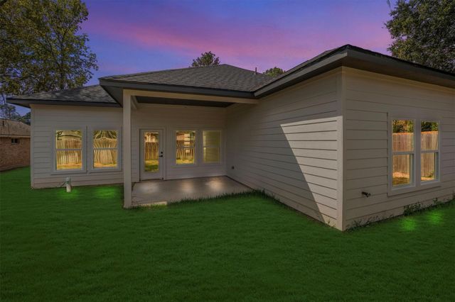 12118 Brightwood Drive, Montgomery, TX 77356