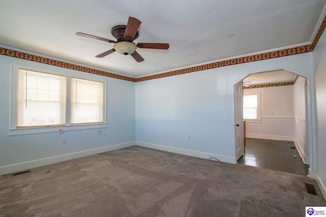 199 Walnut Street, Hodgenville, KY 42748