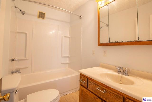 199 Walnut Street, Hodgenville, KY 42748