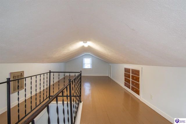 199 Walnut Street, Hodgenville, KY 42748