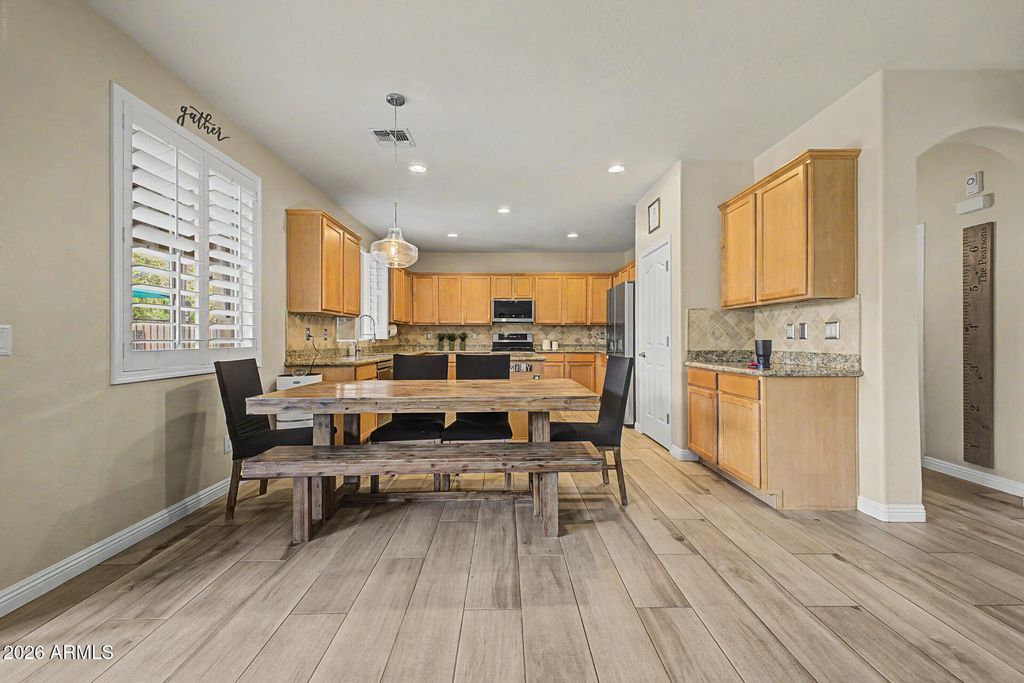 Image 11 of property listing at 14128 W CALAVAR Road, Surprise, AZ 85379