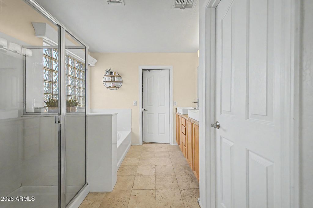 Image 18 of property listing at 14128 W CALAVAR Road, Surprise, AZ 85379