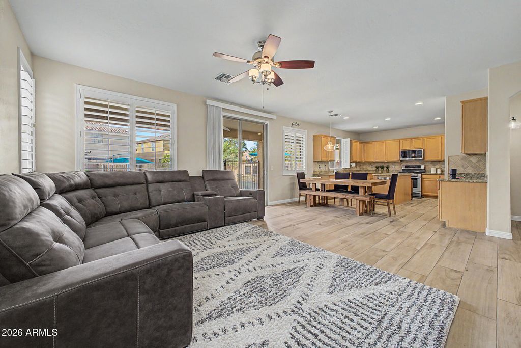 Image 8 of property listing at 14128 W CALAVAR Road, Surprise, AZ 85379