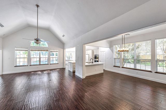 6 Old River Place, The Woodlands, TX 77382