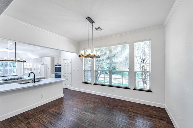 6 Old River Place, The Woodlands, TX 77382