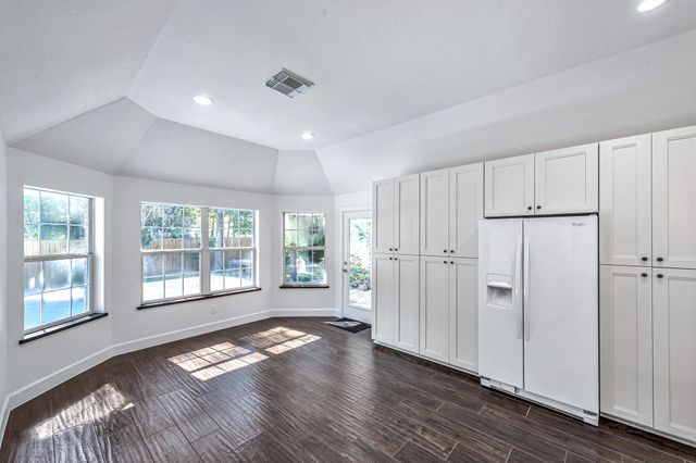 6 Old River Place, The Woodlands, TX 77382