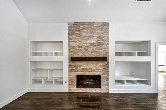 6 Old River Place, The Woodlands, TX 77382