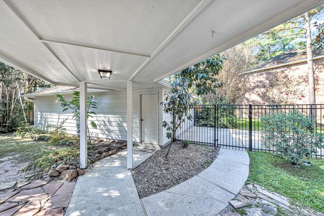 6 Old River Place, The Woodlands, TX 77382