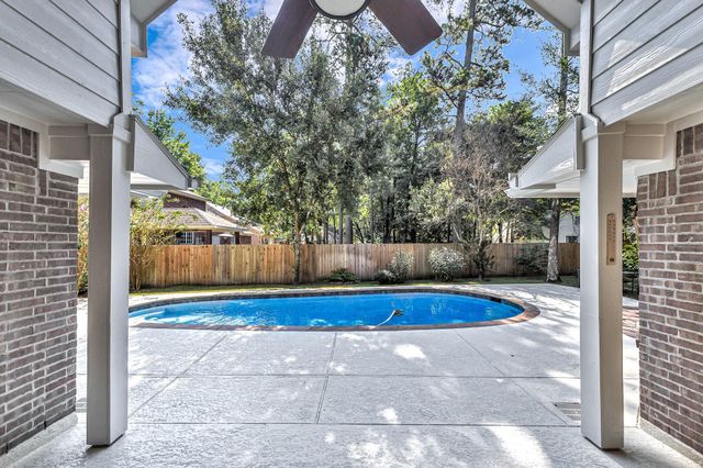 6 Old River Place, The Woodlands, TX 77382