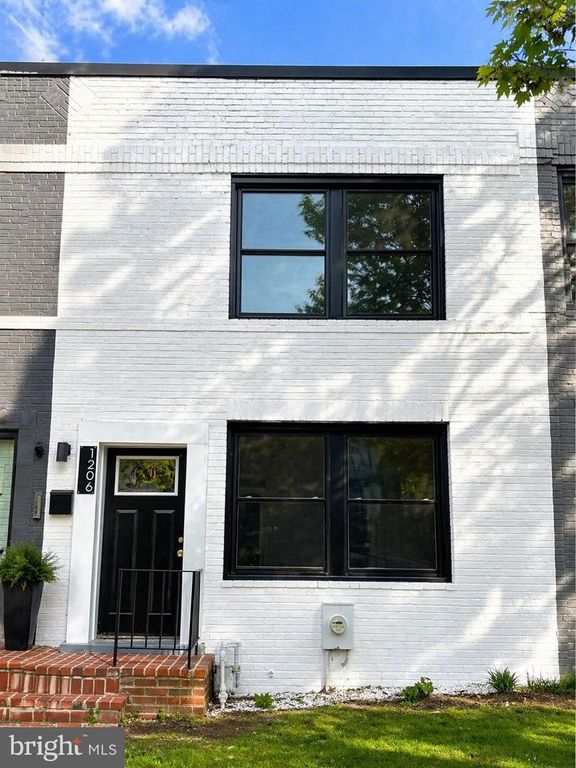 1206 16TH ST NE, Washington, DC 20002