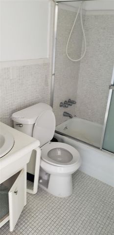 467 Golden Isles Drive 306, Hallandale Beach, FL 33009