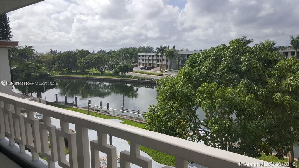 467 Golden Isles Drive 306, Hallandale Beach, FL 33009