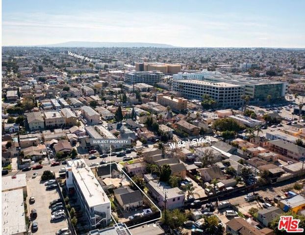 843 W 82nd Street, Los Angeles, CA 90044