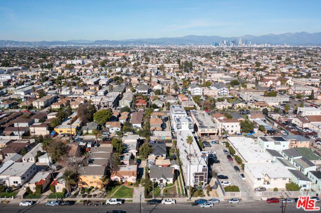 843 W 82nd Street, Los Angeles, CA 90044