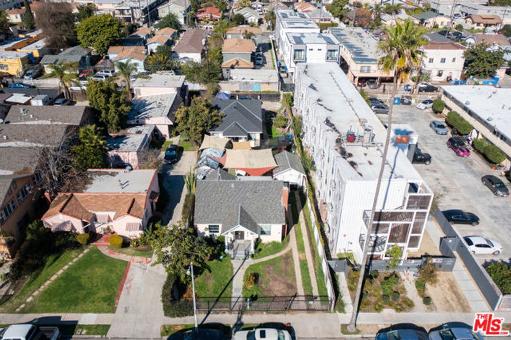 843 W 82nd Street, Los Angeles, CA 90044