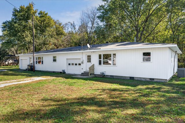 34 S Lincoln Rd, Fayetteville, TN 37334