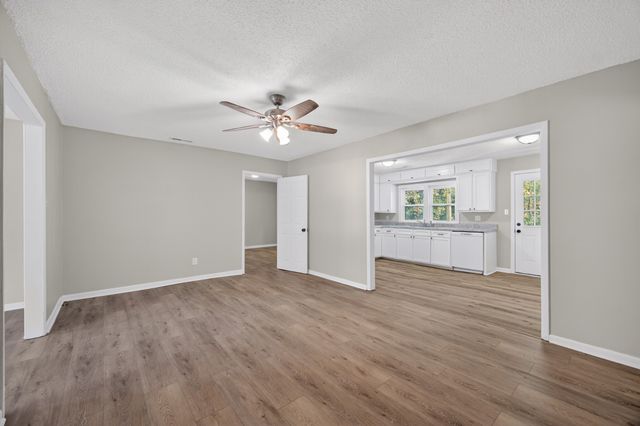 34 S Lincoln Rd, Fayetteville, TN 37334