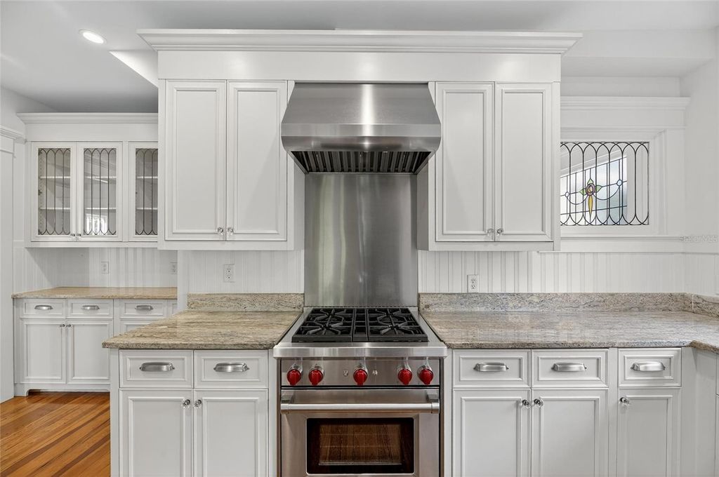 Image 36 of property listing at 3003 W HARBOR VIEW AVENUE, Tampa, FL 33611