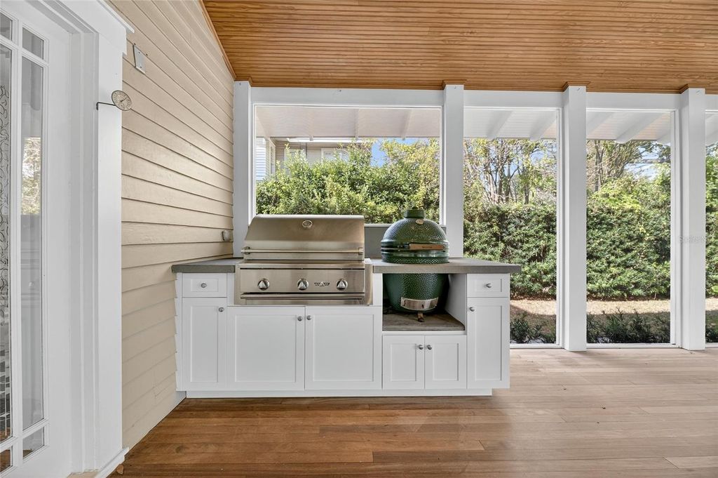 Image 43 of property listing at 3003 W HARBOR VIEW AVENUE, Tampa, FL 33611