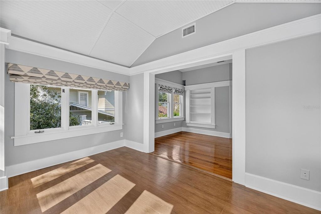 Image 56 of property listing at 3003 W HARBOR VIEW AVENUE, Tampa, FL 33611