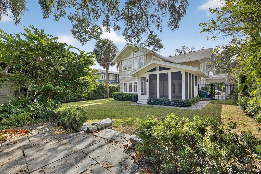 Image 88 of property listing at 3003 W HARBOR VIEW AVENUE, Tampa, FL 33611