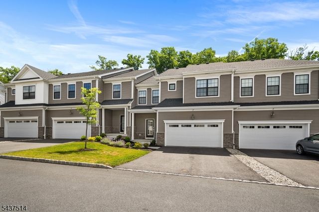 17 Kelsch Dr, Morris Plains Boro, NJ 07950