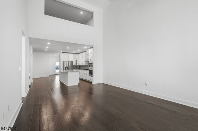 17 Kelsch Dr, Morris Plains Boro, NJ 07950