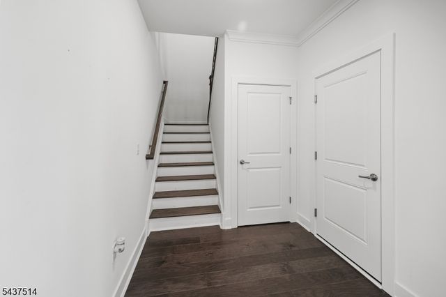 17 Kelsch Dr, Morris Plains Boro, NJ 07950