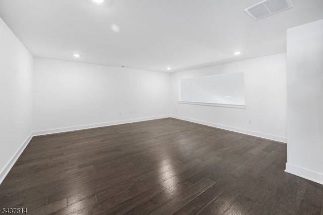 17 Kelsch Dr, Morris Plains Boro, NJ 07950