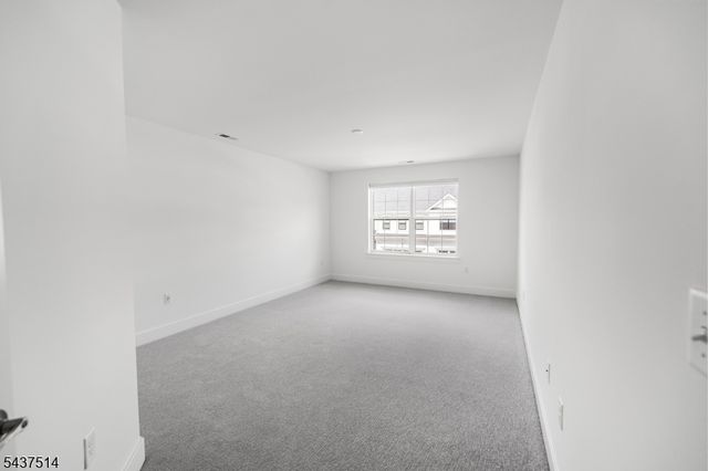 17 Kelsch Dr, Morris Plains Boro, NJ 07950