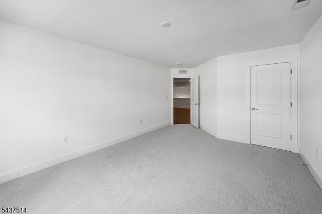 17 Kelsch Dr, Morris Plains Boro, NJ 07950