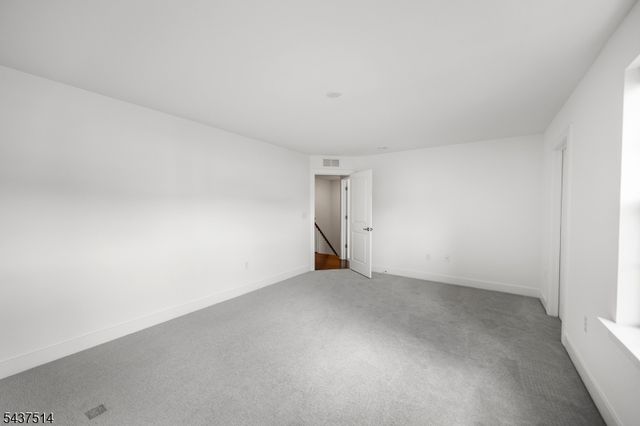 17 Kelsch Dr, Morris Plains Boro, NJ 07950