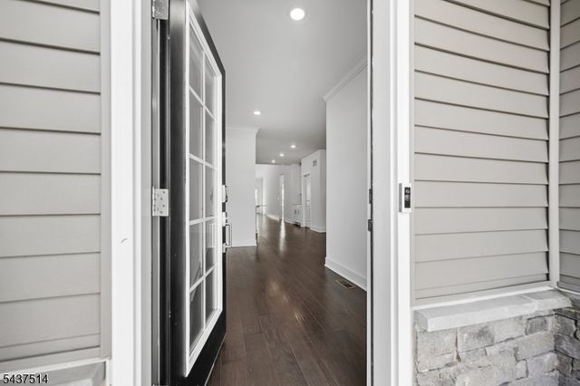 17 Kelsch Dr, Morris Plains Boro, NJ 07950