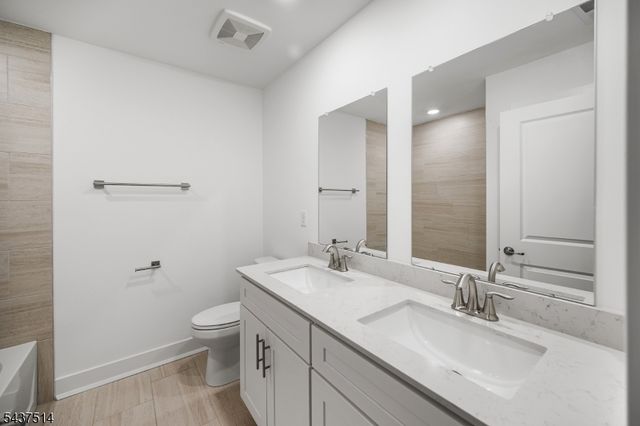 17 Kelsch Dr, Morris Plains Boro, NJ 07950