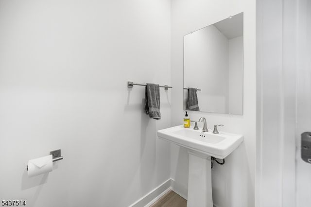 17 Kelsch Dr, Morris Plains Boro, NJ 07950