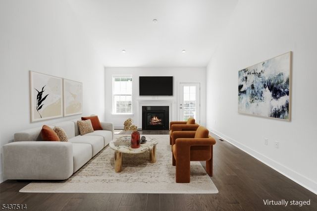 17 Kelsch Dr, Morris Plains Boro, NJ 07950