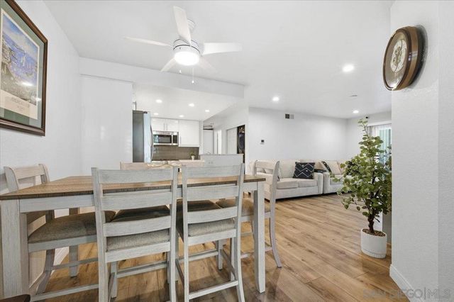 1564 Tanglewood Ln. 18, Escondido, CA 92029