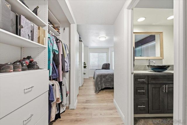 1564 Tanglewood Ln. 18, Escondido, CA 92029