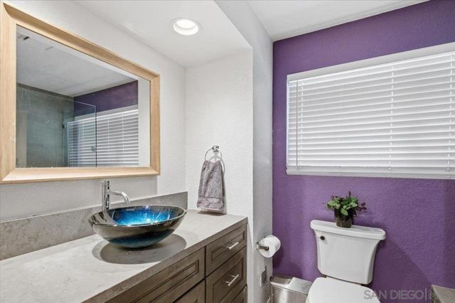 1564 Tanglewood Ln. 18, Escondido, CA 92029