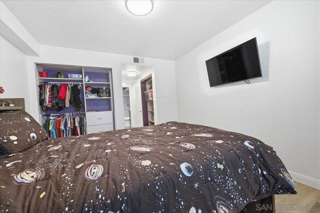 1564 Tanglewood Ln. 18, Escondido, CA 92029