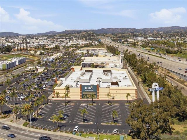 1564 Tanglewood Ln. 18, Escondido, CA 92029