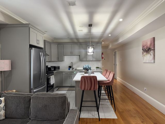 399 Broadway 1, Chelsea, MA 02150