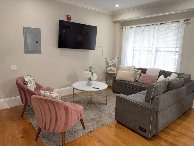 399 Broadway 1, Chelsea, MA 02150