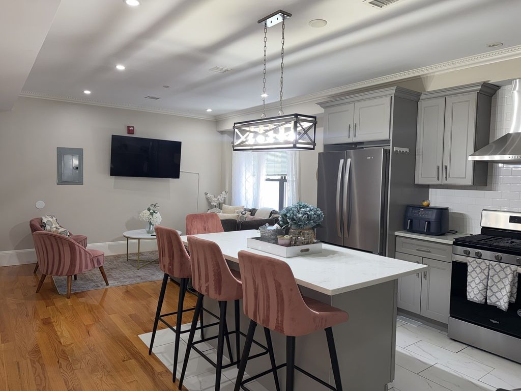 399 Broadway 1, Chelsea, MA 02150