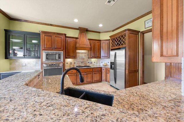 1632 Deer Park Drive, Edmond, OK 73003