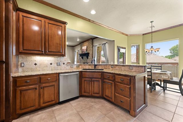 1632 Deer Park Drive, Edmond, OK 73003