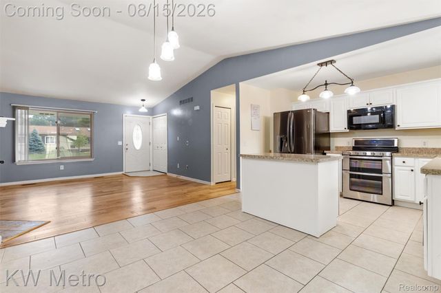 33693 Glen Street, Westland, MI 48186